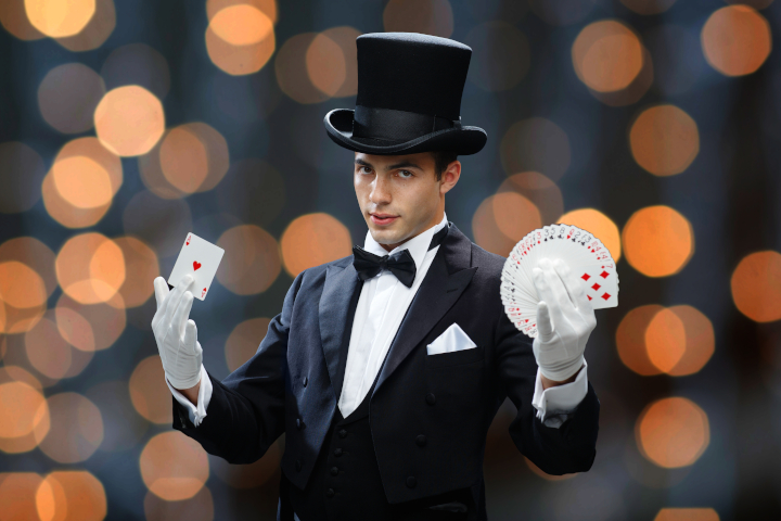 ウィザード・オブ・オズ型MVPとは？開発せずに需要を検証する方法と実例